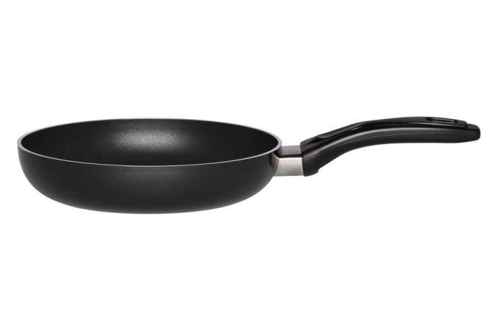 Maku paistinpannu teflon 20cm Kevyt alumiinipannu tarttumattomalla pinnoitteella. Sopii kaikille liesityypeille. Vetoisuus 1
