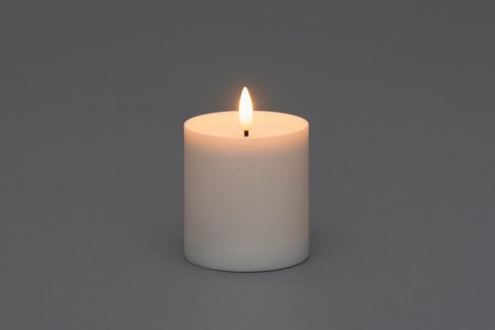 Finnlumor LED-kynttiläsetti sulaefektillä 3D-liekki 3kpl 658136 tuotekuva 2 Finnlumor LED-kynttiläsetti sulaefektillä 3D-liekki 3kpl 658136 tuotekuva 2