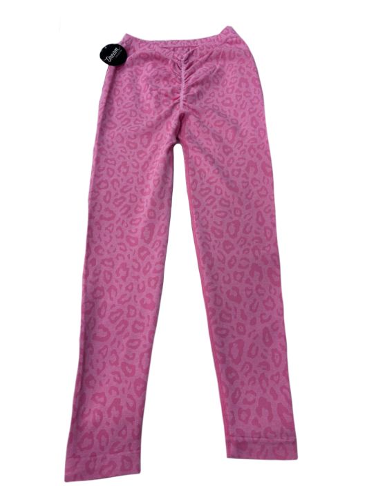 Treenitrikoot pinkki leopardi S-L Tyylikkaat ja pehmeat leopardikuvioiset trikoot urheiluun. Takapuolessa Treenitrikoot pinkki leopardi S-L Tyylikkaat ja pehmeat leopardikuvioiset trikoot urheiluun. Takapuolessa
